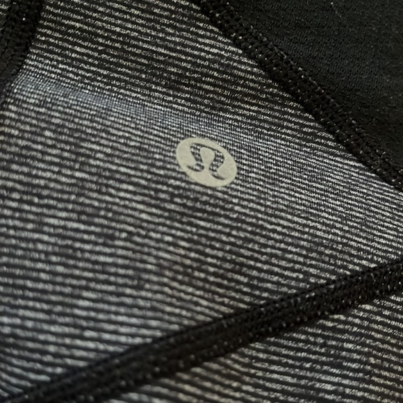 Women Lululemon Cropped Leggings Size 6 Gray - Picture 8 of 13